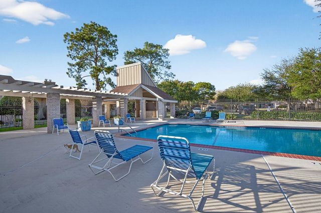 11625 Lakeside Park Drive, Houston, TX 77707