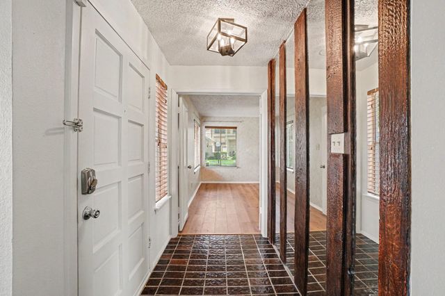 11625 Lakeside Park Drive, Houston, TX 77707
