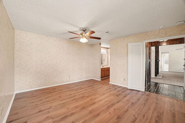 11625 Lakeside Park Drive, Houston, TX 77707