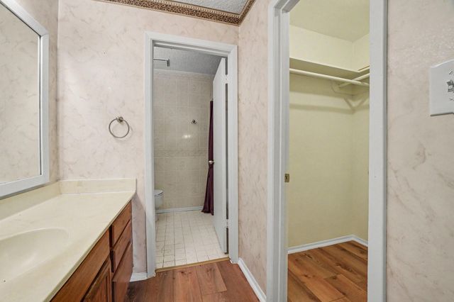 11625 Lakeside Park Drive, Houston, TX 77707