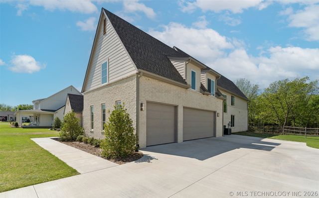 6320 N Blue Sage Drive, Owasso, OK 74055