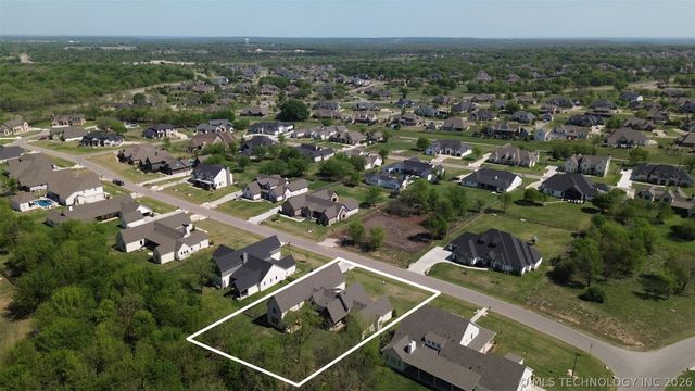 6320 N Blue Sage Drive, Owasso, OK 74055