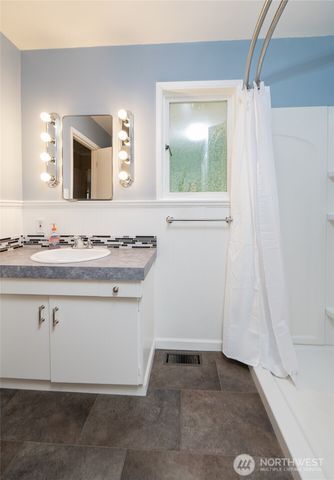 901 E Grover Street, Lynden, WA 98264