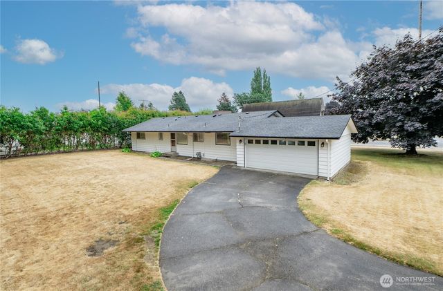 901 E Grover Street, Lynden, WA 98264