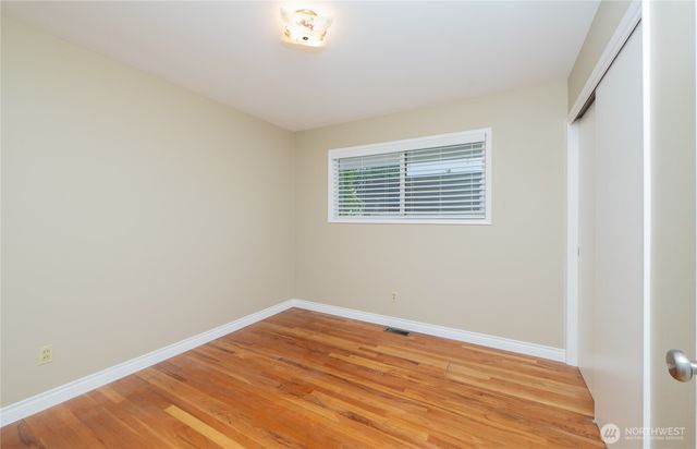 901 E Grover Street, Lynden, WA 98264
