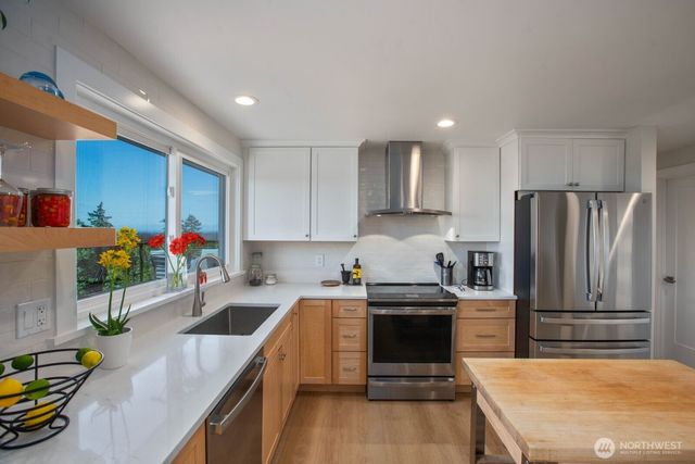 12065 206th Place SE, Issaquah, WA 98027