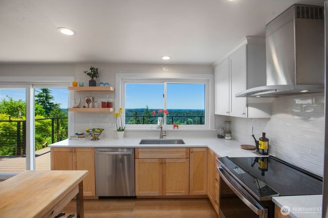12065 206th Place SE, Issaquah, WA 98027