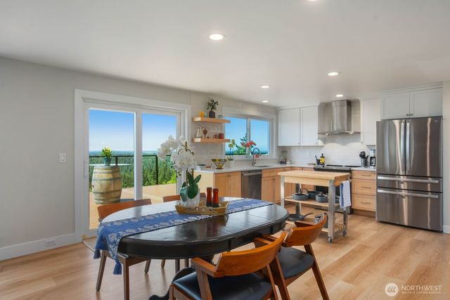 12065 206th Place SE, Issaquah, WA 98027
