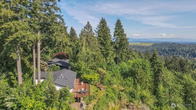 12065 206th Place SE, Issaquah, WA 98027