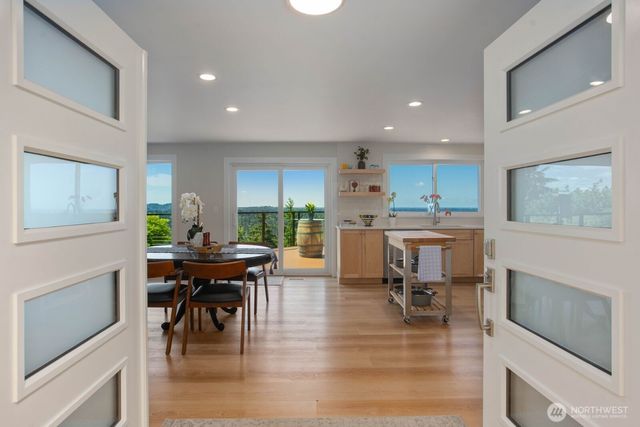 12065 206th Place SE, Issaquah, WA 98027