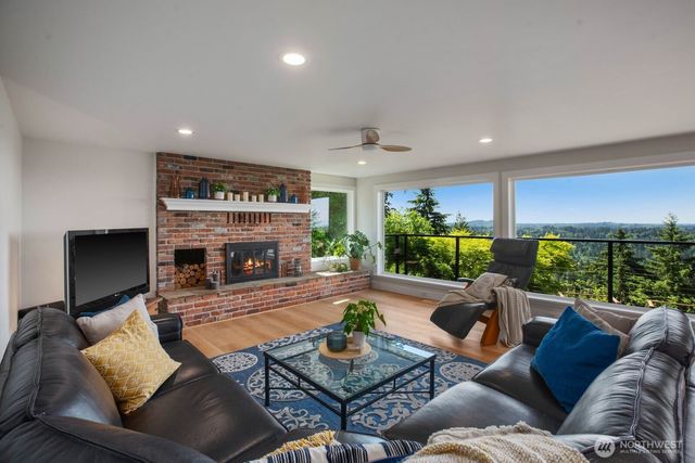 12065 206th Place SE, Issaquah, WA 98027