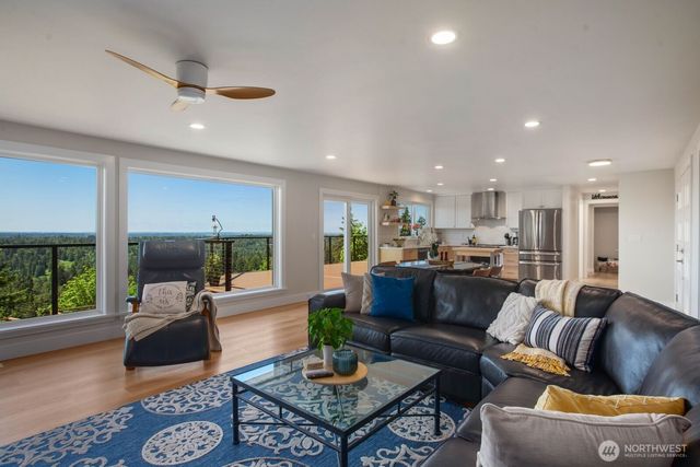 12065 206th Place SE, Issaquah, WA 98027
