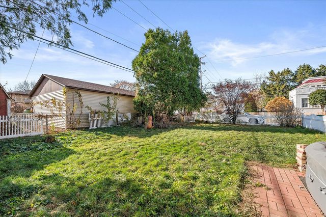 1060 Catherine Street, Joliet, IL 60435