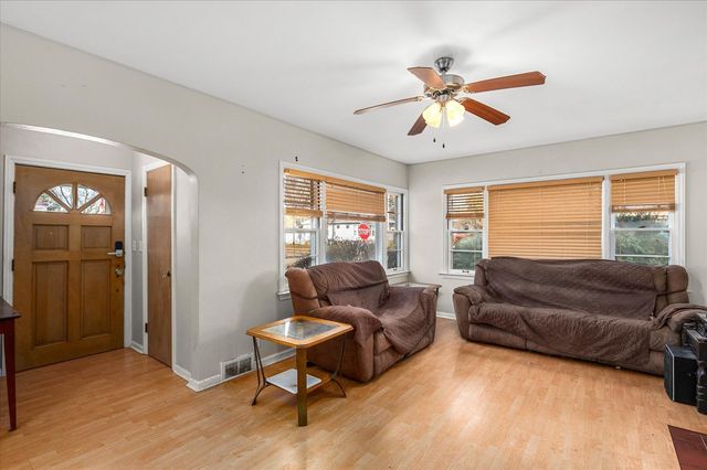 1060 Catherine Street, Joliet, IL 60435