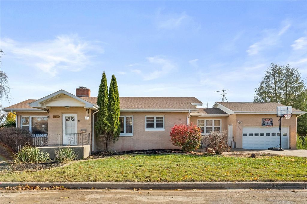 1060 Catherine Street, Joliet, IL 60435