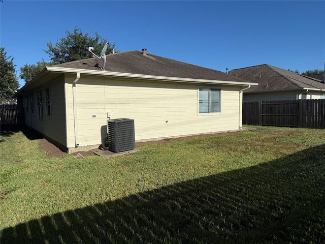 4019 Teal Run Meadow Drive, Fresno, TX 77545