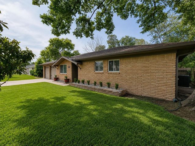 5846 Ettrick Drive, Houston, TX 77035