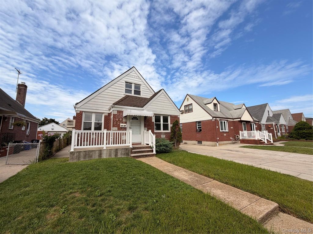 82-26 258th Street, Glen Oaks, NY 11004 — photo 3