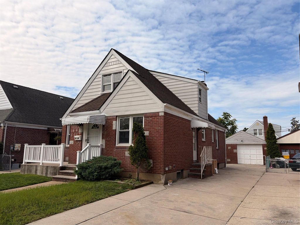 82-26 258th Street, Glen Oaks, NY 11004 — photo 4
