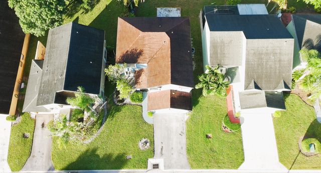 5885 Northpointe Lane, Boynton Beach, FL 33437