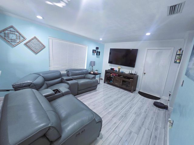 5885 Northpointe Lane, Boynton Beach, FL 33437