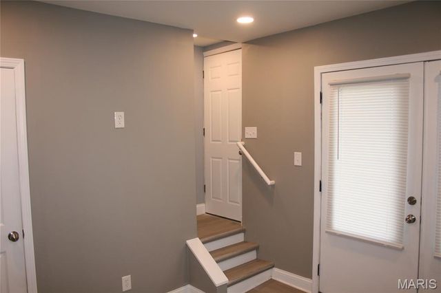 515 Kingston Drive, St Louis, MO 63125