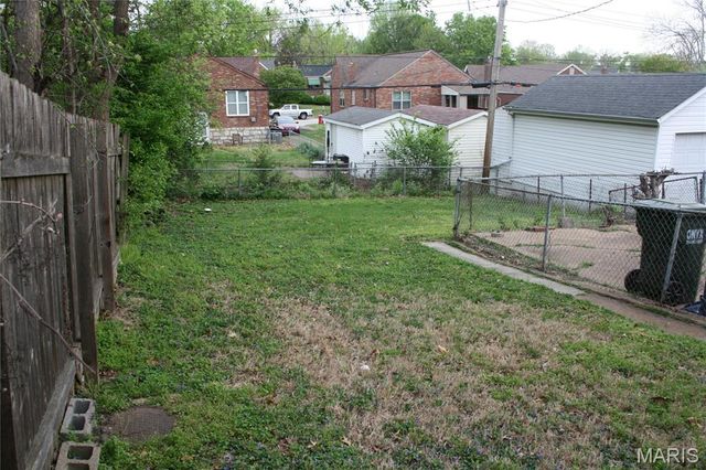 515 Kingston Drive, St Louis, MO 63125