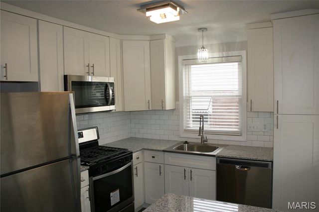 515 Kingston Drive, St Louis, MO 63125