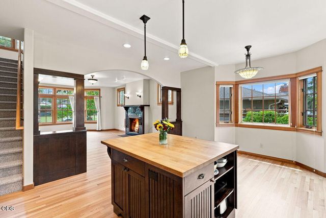 425 NW State Street, Bend, OR 97703