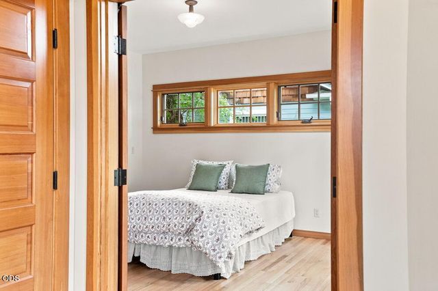 425 NW State Street, Bend, OR 97703