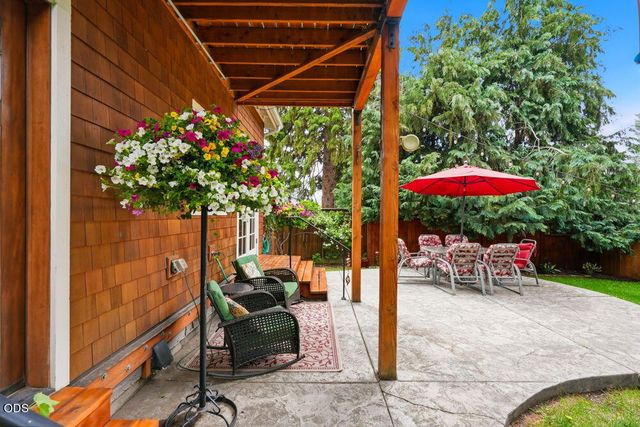 425 NW State Street, Bend, OR 97703