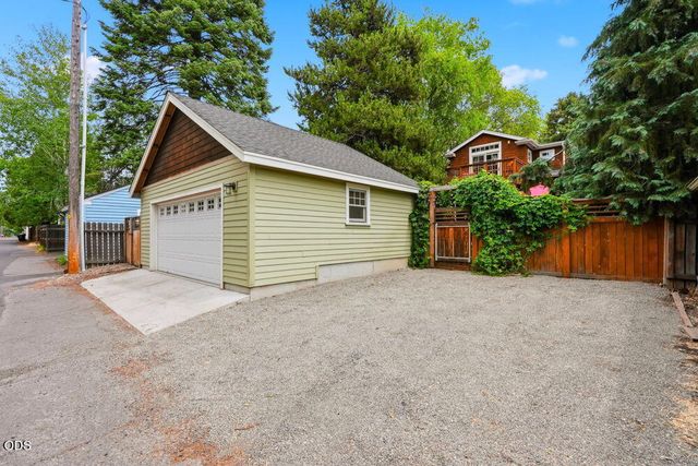 425 NW State Street, Bend, OR 97703