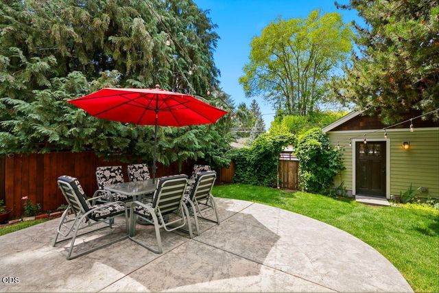 425 NW State Street, Bend, OR 97703