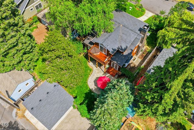 425 NW State Street, Bend, OR 97703