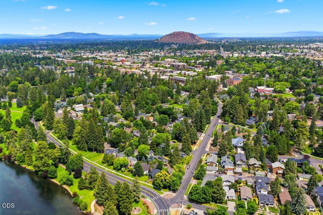 425 NW State Street, Bend, OR 97703