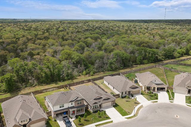 135 Hackberry LN, Bastrop, TX 78602