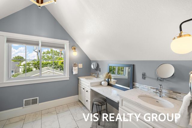 627 Fulton Avenue, Grand Haven City, MI 49417