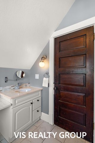 627 Fulton Avenue, Grand Haven City, MI 49417