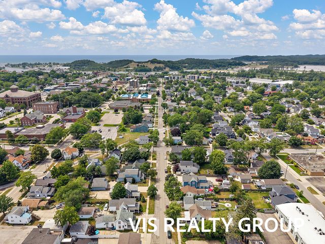 627 Fulton Avenue, Grand Haven City, MI 49417