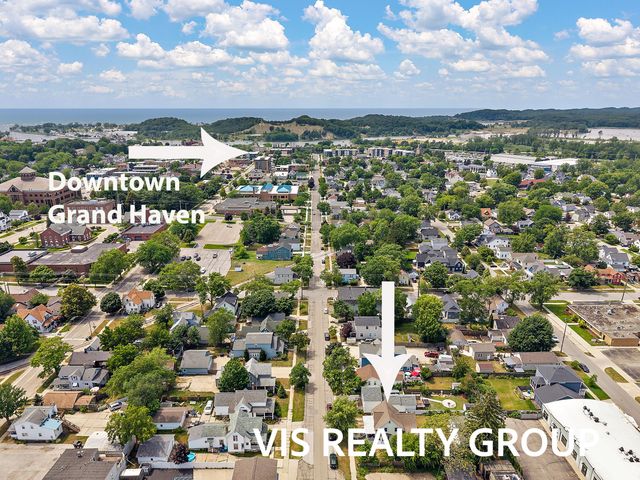 627 Fulton Avenue, Grand Haven City, MI 49417