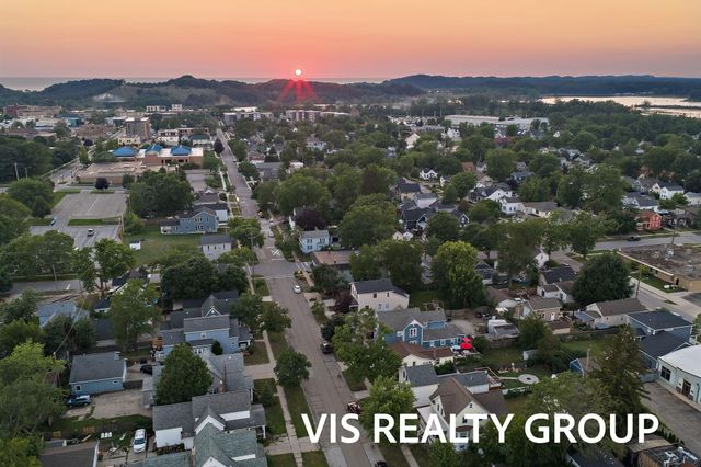627 Fulton Avenue, Grand Haven City, MI 49417
