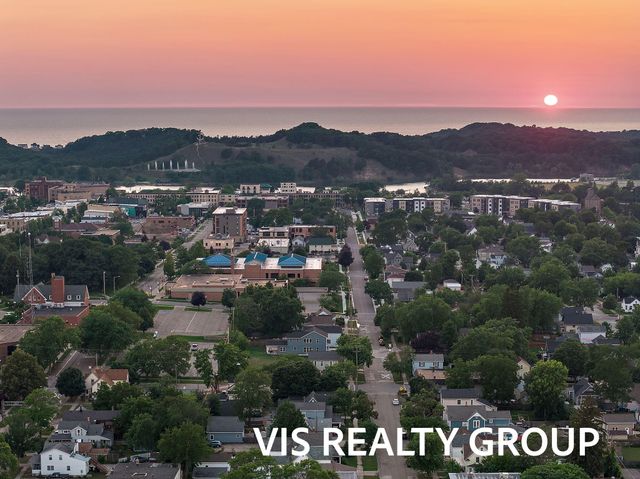 627 Fulton Avenue, Grand Haven City, MI 49417