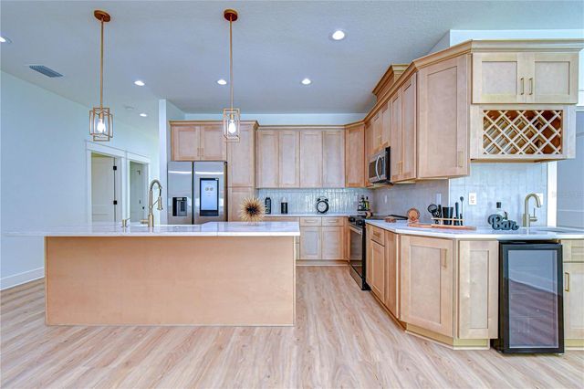 3213 W AILEEN STREET, Tampa, FL 33607