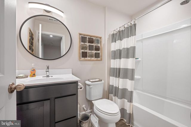 17 SOUTHWIND DR, Blackwood, NJ 08012