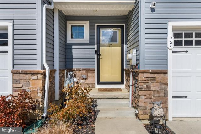 17 SOUTHWIND DR, Blackwood, NJ 08012