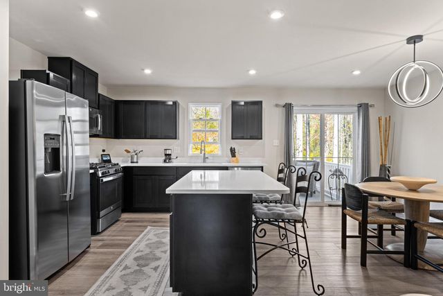 17 SOUTHWIND DR, Blackwood, NJ 08012