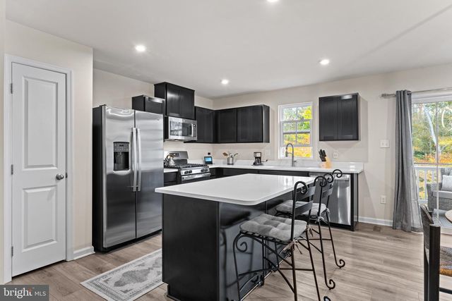 17 SOUTHWIND DR, Blackwood, NJ 08012