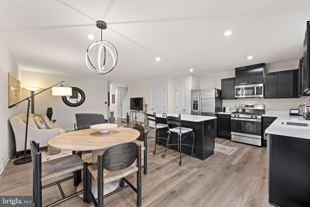 17 SOUTHWIND DR, Blackwood, NJ 08012