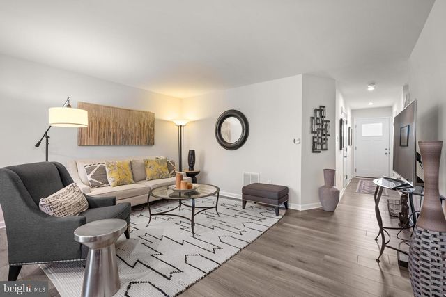 17 SOUTHWIND DR, Blackwood, NJ 08012