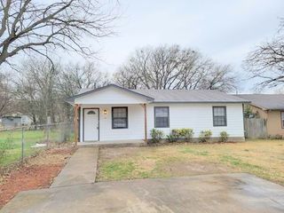114 Opal Street, Waxahachie, TX 75165